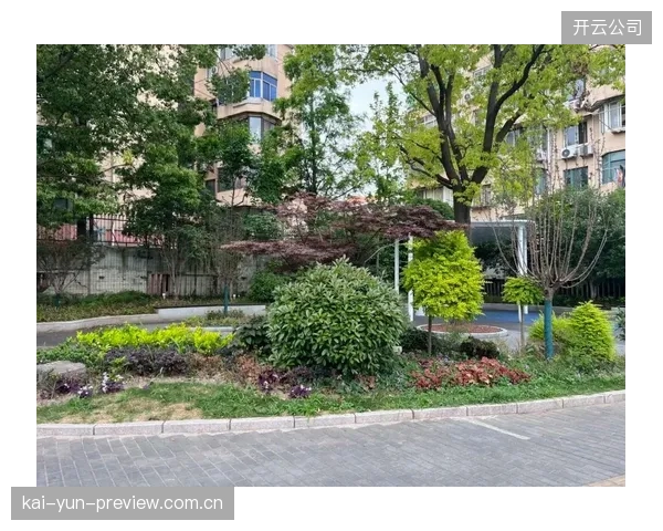 上海延安路高架下方“华山新语”口袋公园的出现，标志着城市“灰色地带”正转变为全天候智能健身单元
